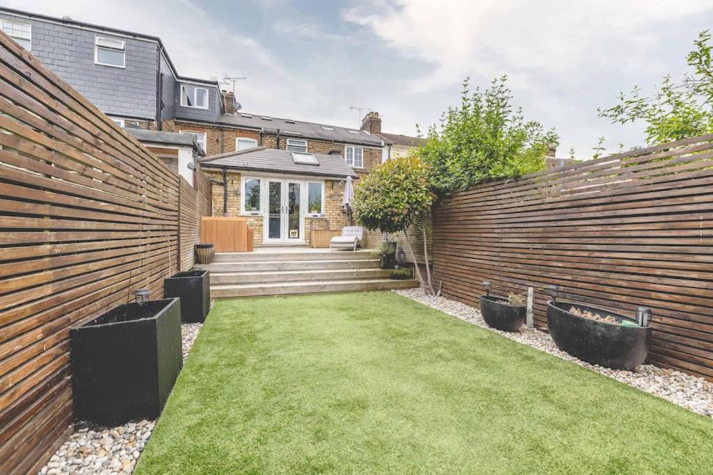 Stylish 2-Bed House With Office And Private Garden Villa Windsor Eksteriør billede